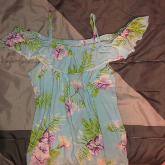 Cute summer top - Picture 1 of 1